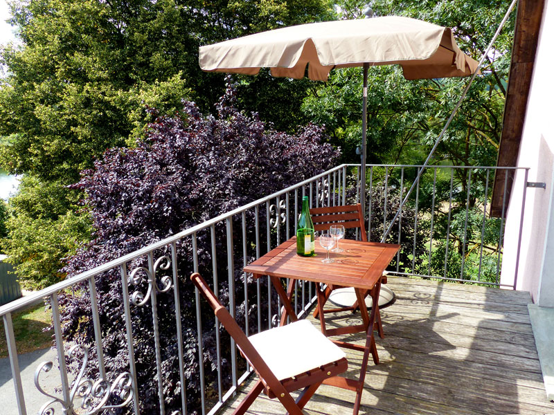 Balcony with view to the river Balkon